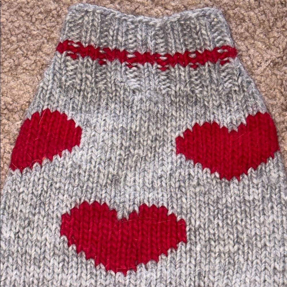 Chilly Dog Red Hearts Gray and Red Heart Patterned Wool Knit Dog Sweater size S - Picture 2 of 7